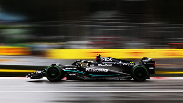 Mercedes - Lewis Hamilton